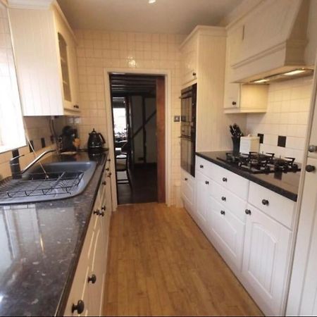 3Bedroom Beautiful Cottage チェスハント エクステリア 写真